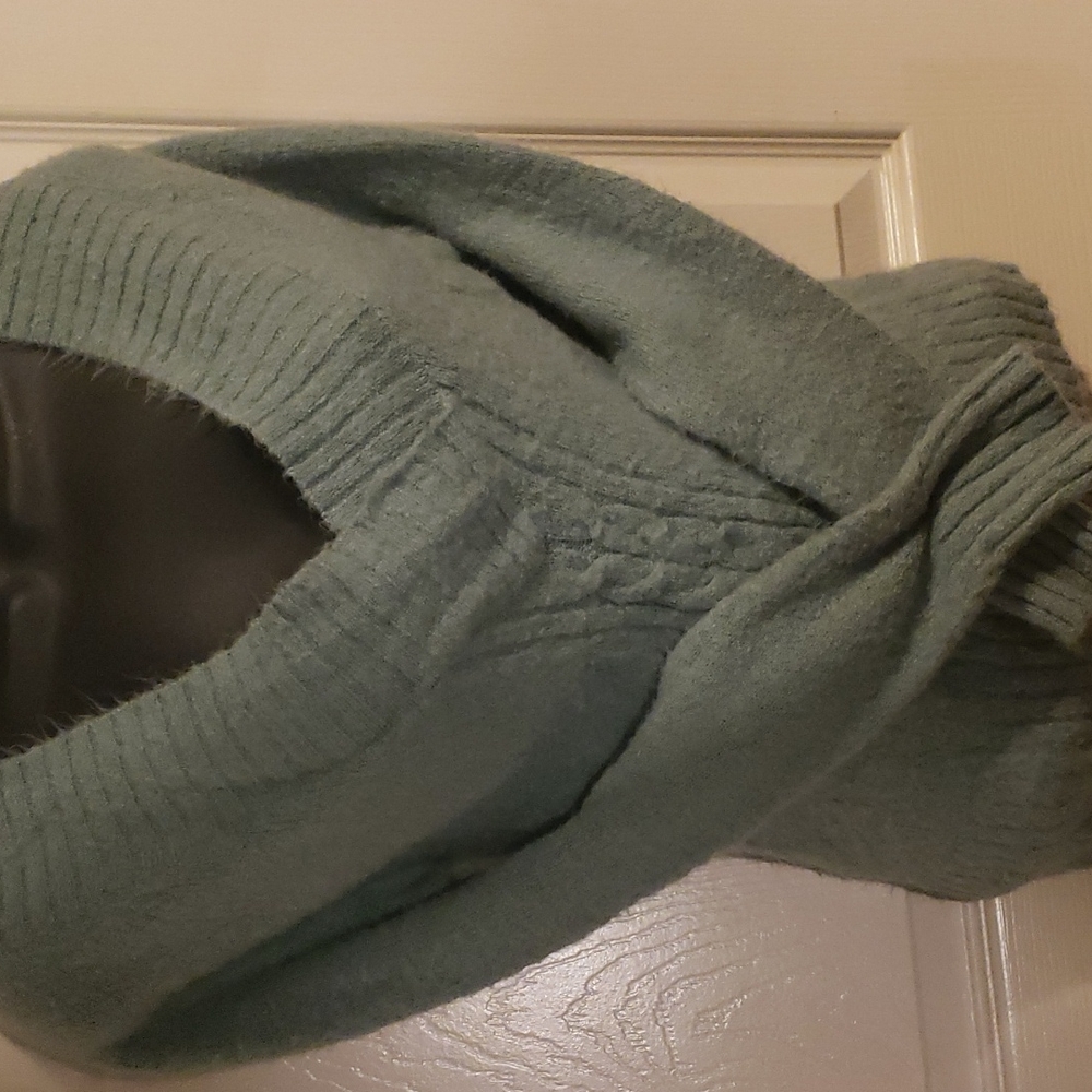 Pistachio sweater
